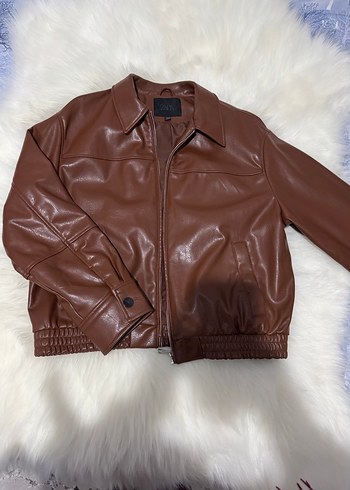 ZARA SUNI DERI BOMBER CEKET

4391/859 - Görsel 2