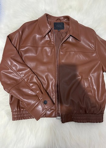 ZARA SUNI DERI BOMBER CEKET

4391/859 - Görsel 4