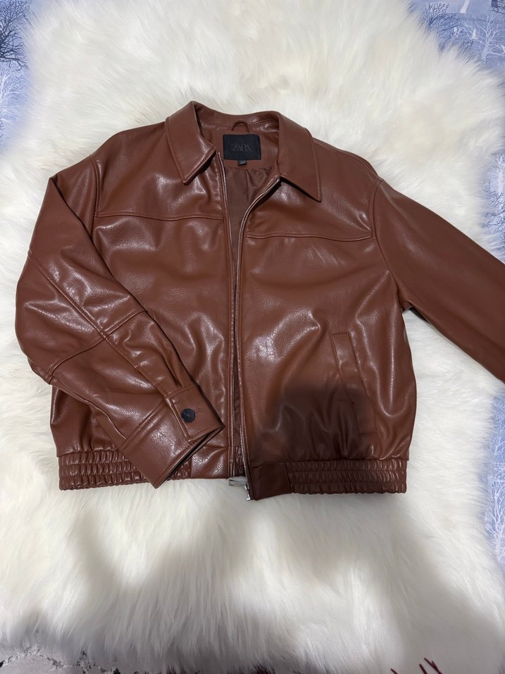 ZARA SUNI DERI BOMBER CEKET

4391/859 - Görsel 2