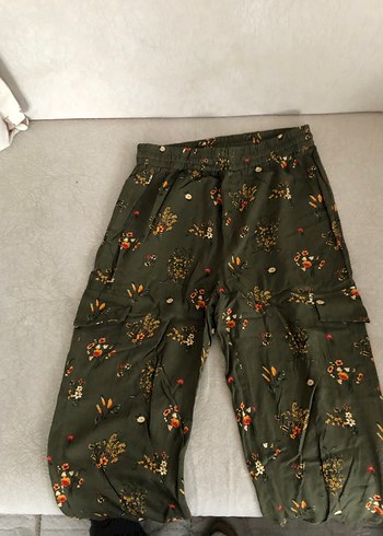 LC Waikiki Haki Cicekli Rahat Kargo Pantolon