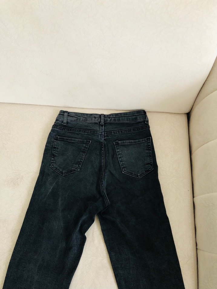 Koyu Siyah Yıkamalı Denim Jean — görsel 4/7