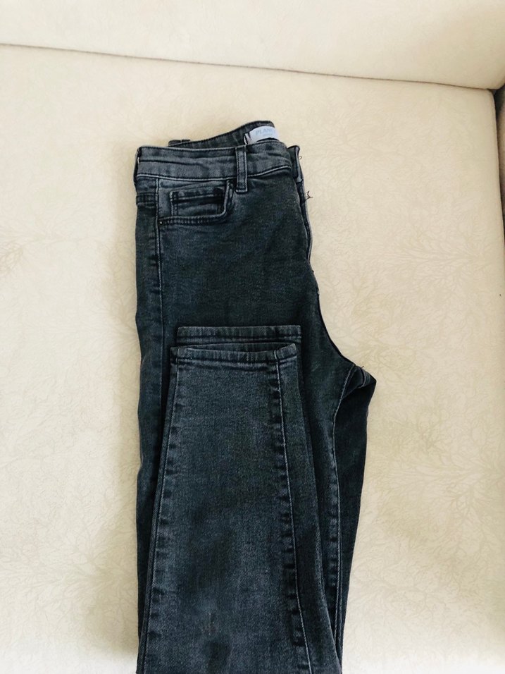 Koyu Siyah Yıkamalı Denim Jean — görsel 5/7