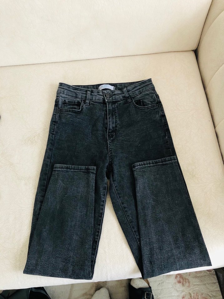 Koyu Siyah Yıkamalı Denim Jean — görsel 3/7