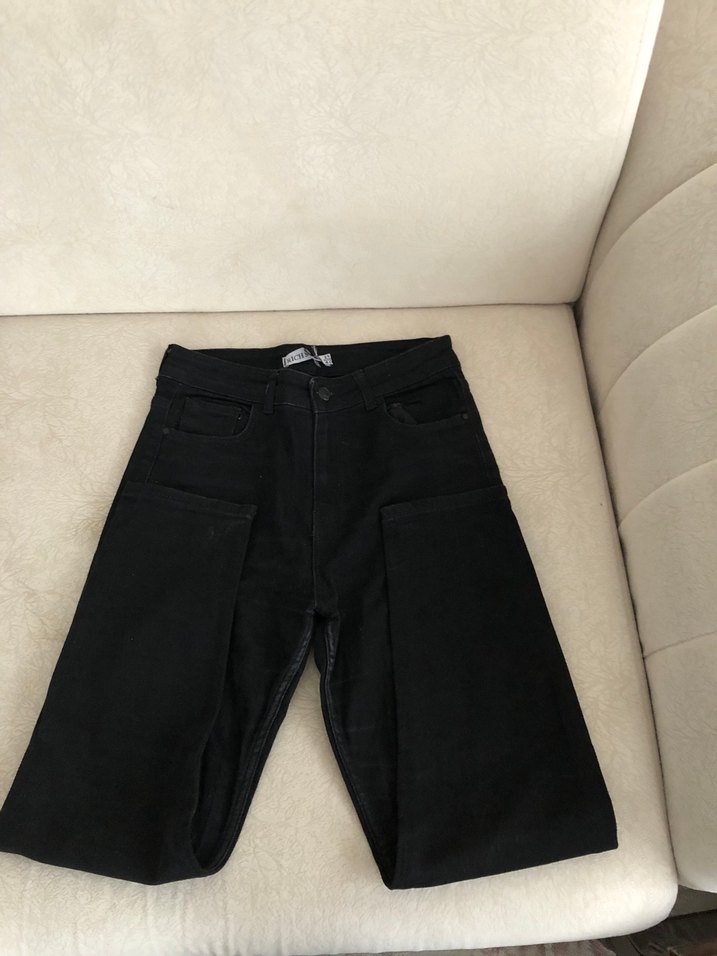 Siyah Yüksek Bel Düz Paça Jean — görsel 3/9