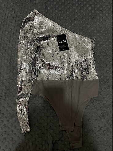 Çıtçıtlı pullu body