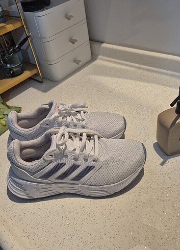 Adidas koşu ayakkabı 