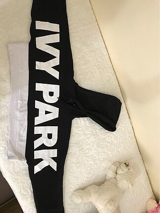 Ivy park crop sweat