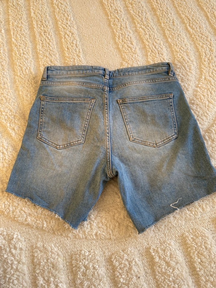 Gri Renkli Kadın Denim Mini Şort - Görsel 2