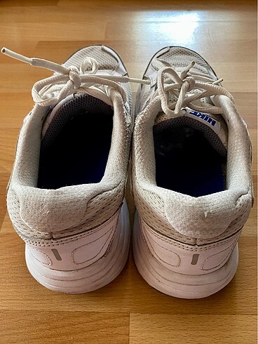 40 Beden Nike spor ayakkabısı