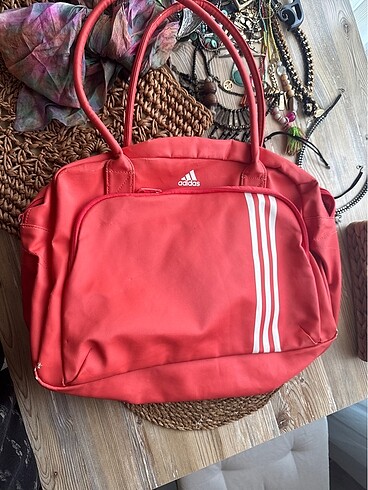 Adidas spor çantası