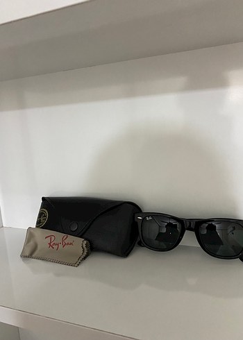 Ray-Ban Kadın Siyah Klasik Güneş Gözlüğü