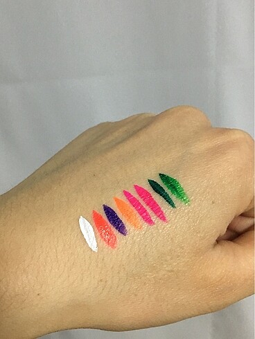Diğer Renkli eyeliner
