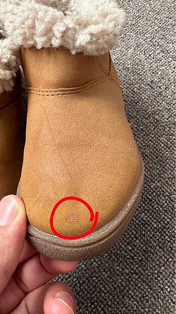 Zara Çok küçük Kusurları var