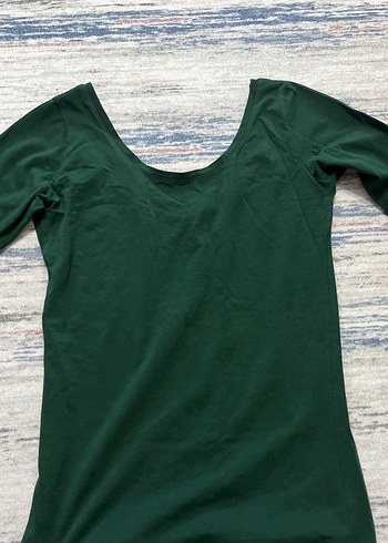 Koyu Yeşil Uzun Kollu kayık yaka gibi ama tam kayık yaka değil - Görsel 2