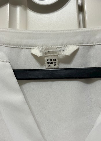 Gri V Yaka Düğmeli Kadın Gömlek - Görsel 4