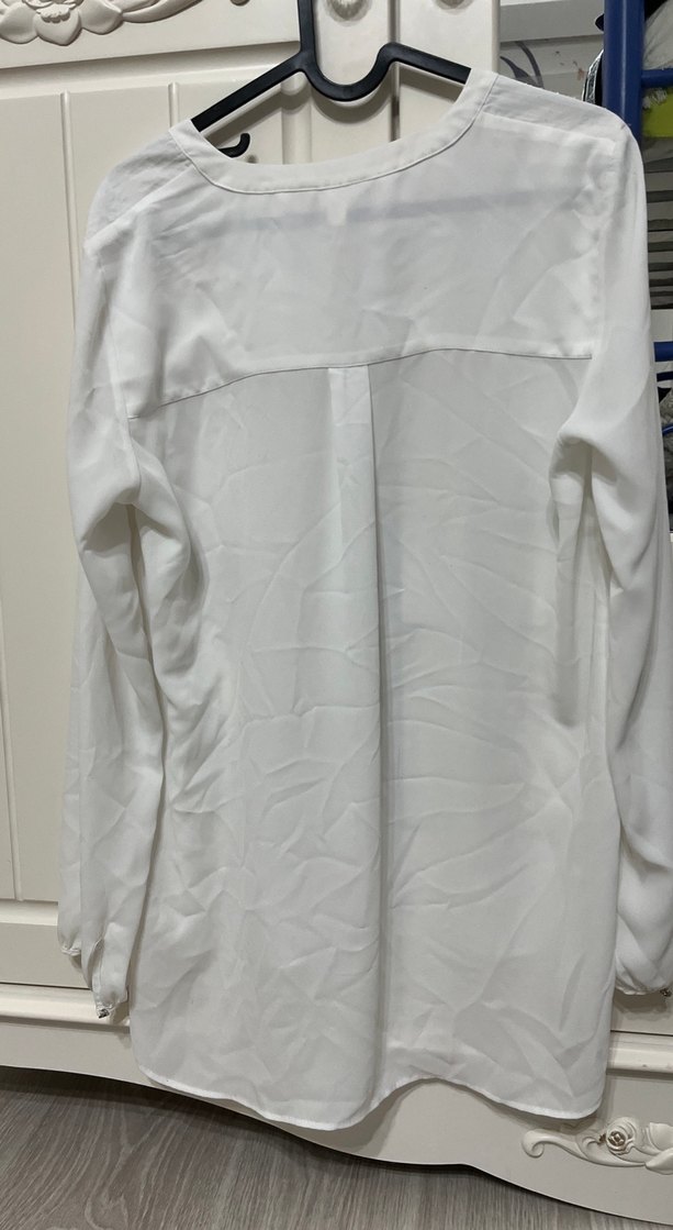 Gri V Yaka Düğmeli Kadın Gömlek - Görsel 5