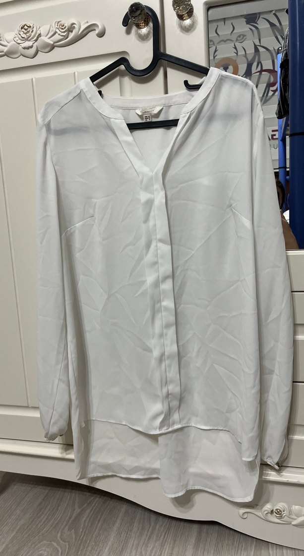 Gri V Yaka Düğmeli Kadın Gömlek - Görsel 2