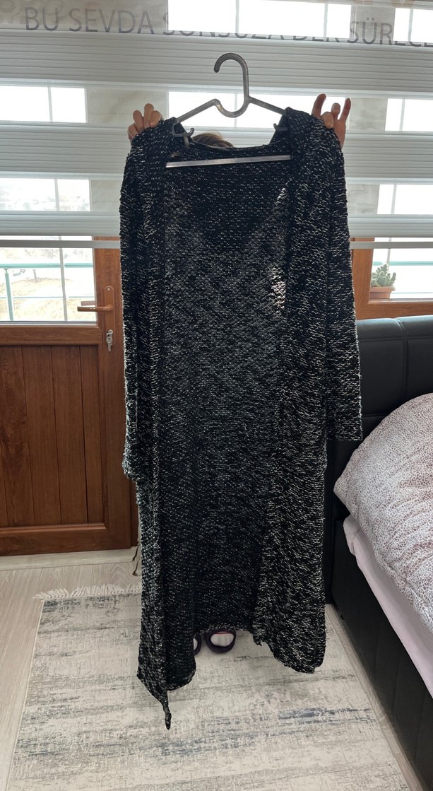 Uzun Gri Örgü Kadın Hırka - Görsel 2