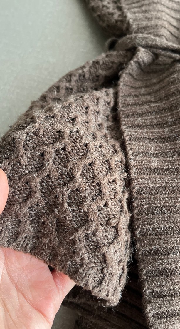 Kahverengi Örgü Bohem V-Yaka Hırka - Görsel 4