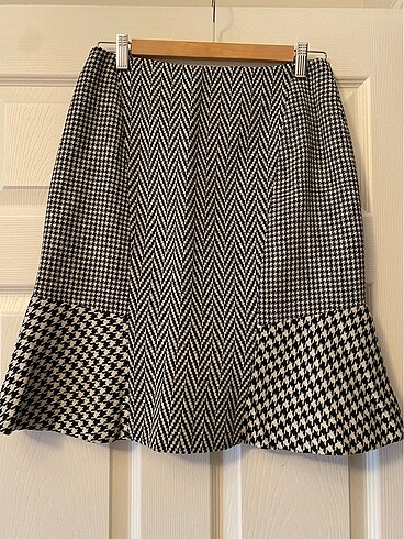Ann Taylor, 34-36 beden, siyah beyaz renk, astarlı etek.