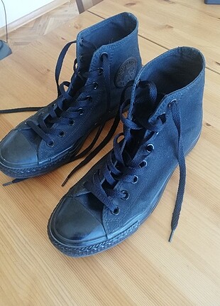 sıfır gibi siyah converse