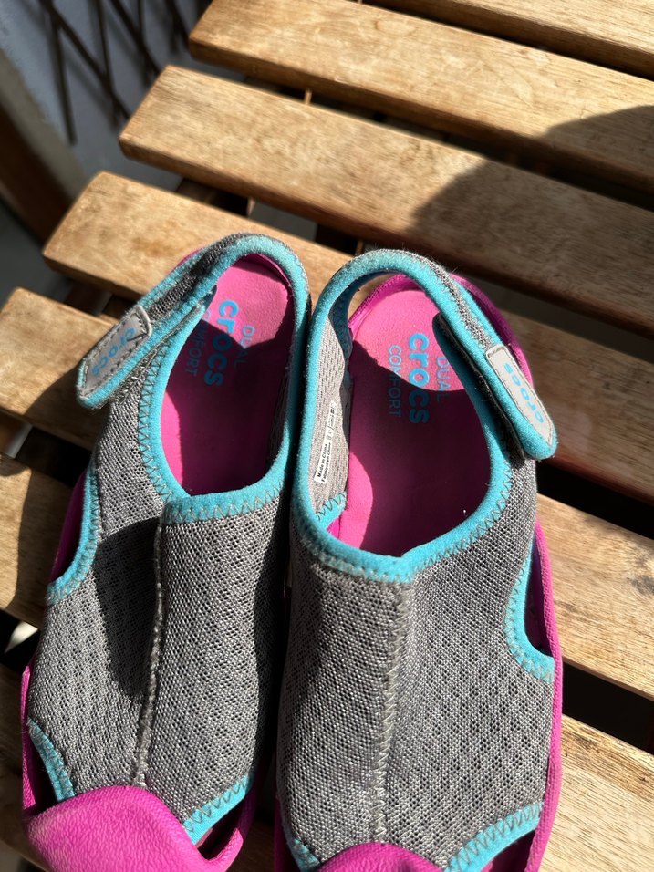 Kız Çocukları için Gri Pembe Kaydırmaz Terlik - Görsel 3