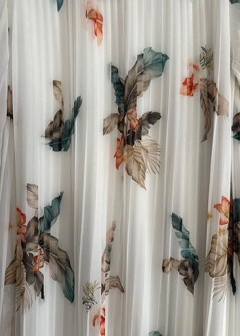 Piliseli Uzun Beyaz Desenli Bohem Elbise - Görsel 3