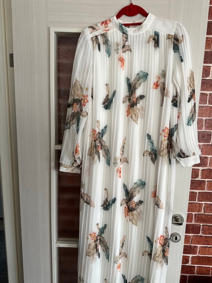 Piliseli Uzun Beyaz Desenli Bohem Elbise - Görsel 2