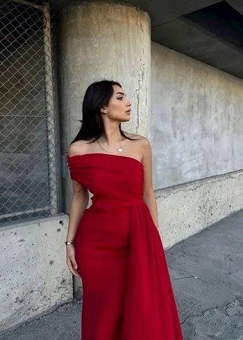 Trendyol & Milla Madonna Yaka Kırmızı Uzun Abiye Elbise