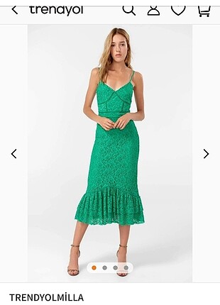 Yeşil güpürlü elbise