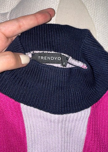 Trendyol & Milla Çizgili Yüksek Yakalı Kadın Triko Süveter