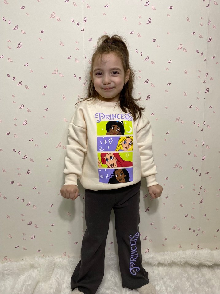 Kız Çocuk Beyaz Baskılı Sweatshirt ve Siyah Eşofman - Görsel 4