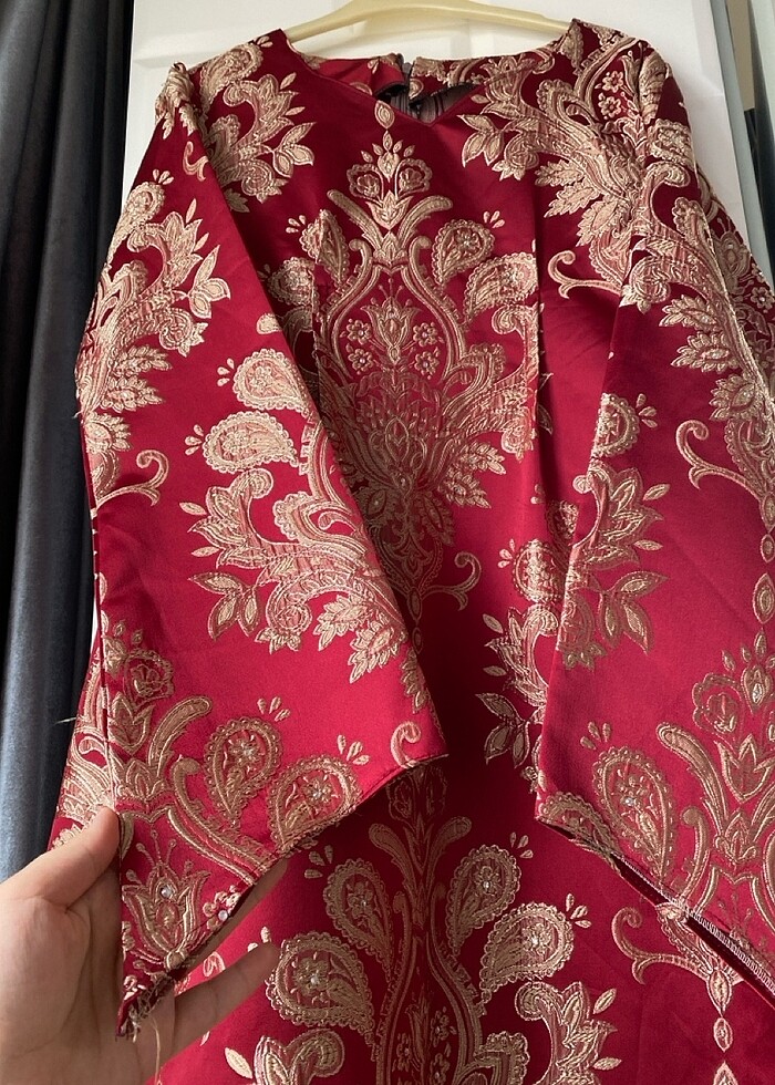 Kırmızı şık elbise - Görsel 3