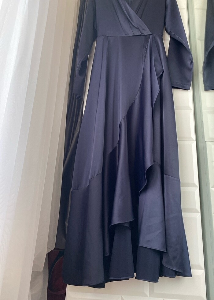 Kruvaze Yaka Saten Kuşaklı Elbise - Görsel 2