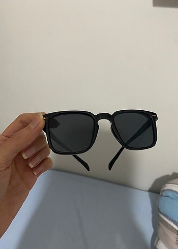 Siyah Minimalist Kadın Güneş Gözlüğü - Görsel 2