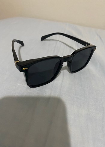 Siyah Minimalist Kadın Güneş Gözlüğü - Görsel 4
