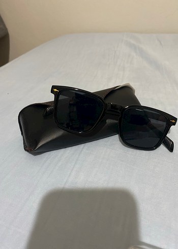 Siyah Minimalist Kadın Güneş Gözlüğü - Görsel 5