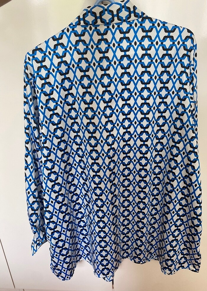 Mavi desenli saten uzun gömlek - Görsel 3