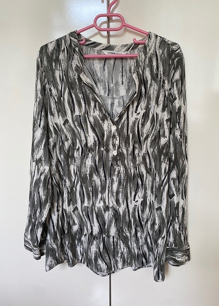 Desenli uzun kollu kadın bluz - Görsel 2