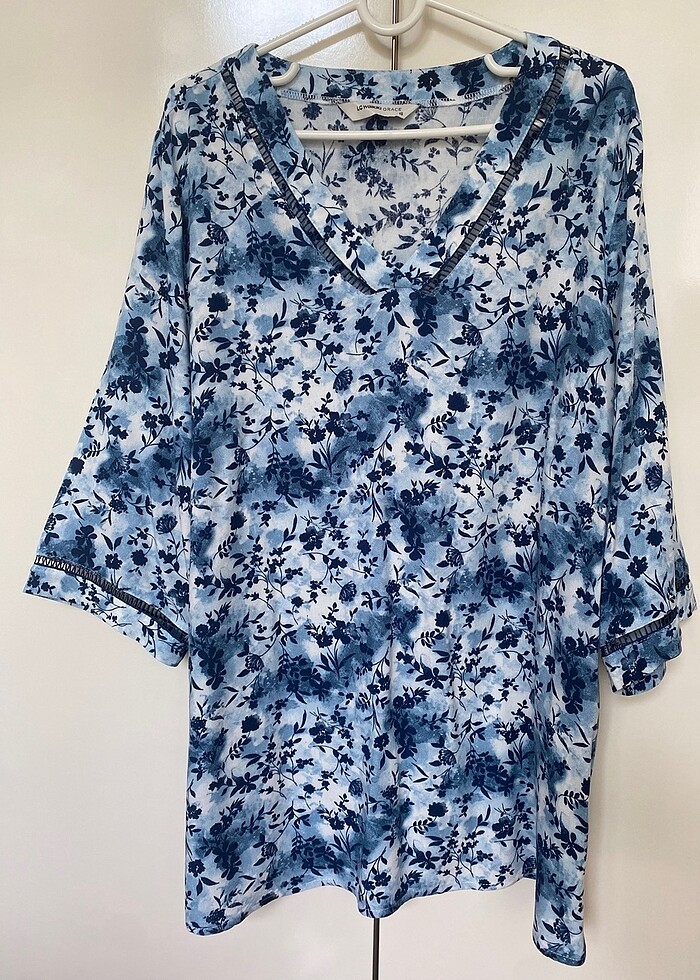 V yaka desenli bluz - Görsel 2