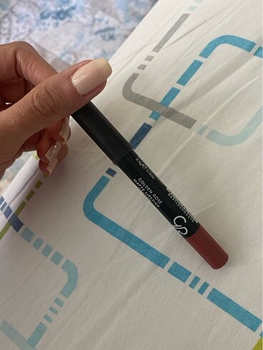 Beden Golden rose matte lipstick crayon