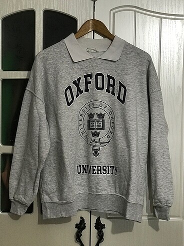 Gri yazılı sweatshirt