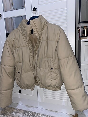 Bershka Şişme Mont