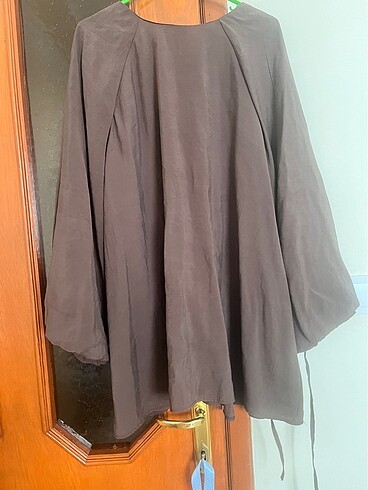 Kahverengi şifon bağcıklı tunik