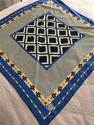 Levidor eşarp