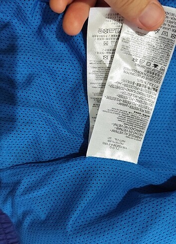 Nike orjinal yağmurluk 6 yaş - Görsel 4