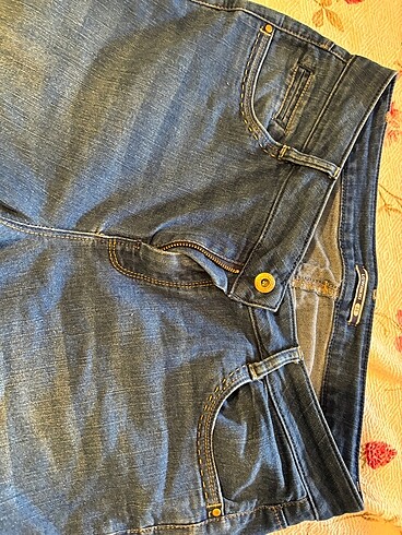 LC Waikiki Lcw Az Giyilmiş Bermuda