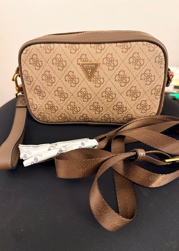 Guess Orjinal Kahverengi Monogramli Capraz Canta