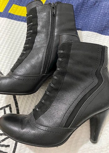Siyah Deri Gotik Stiletto Topuklu Kadın Bot