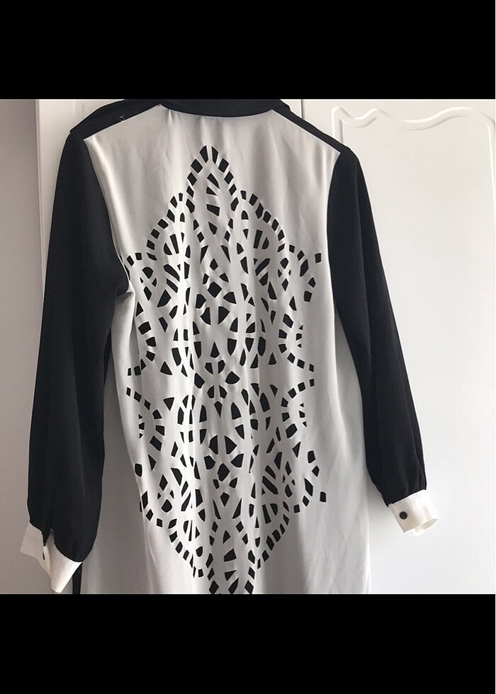 Arkası tül detaylı tunik - Görsel 5